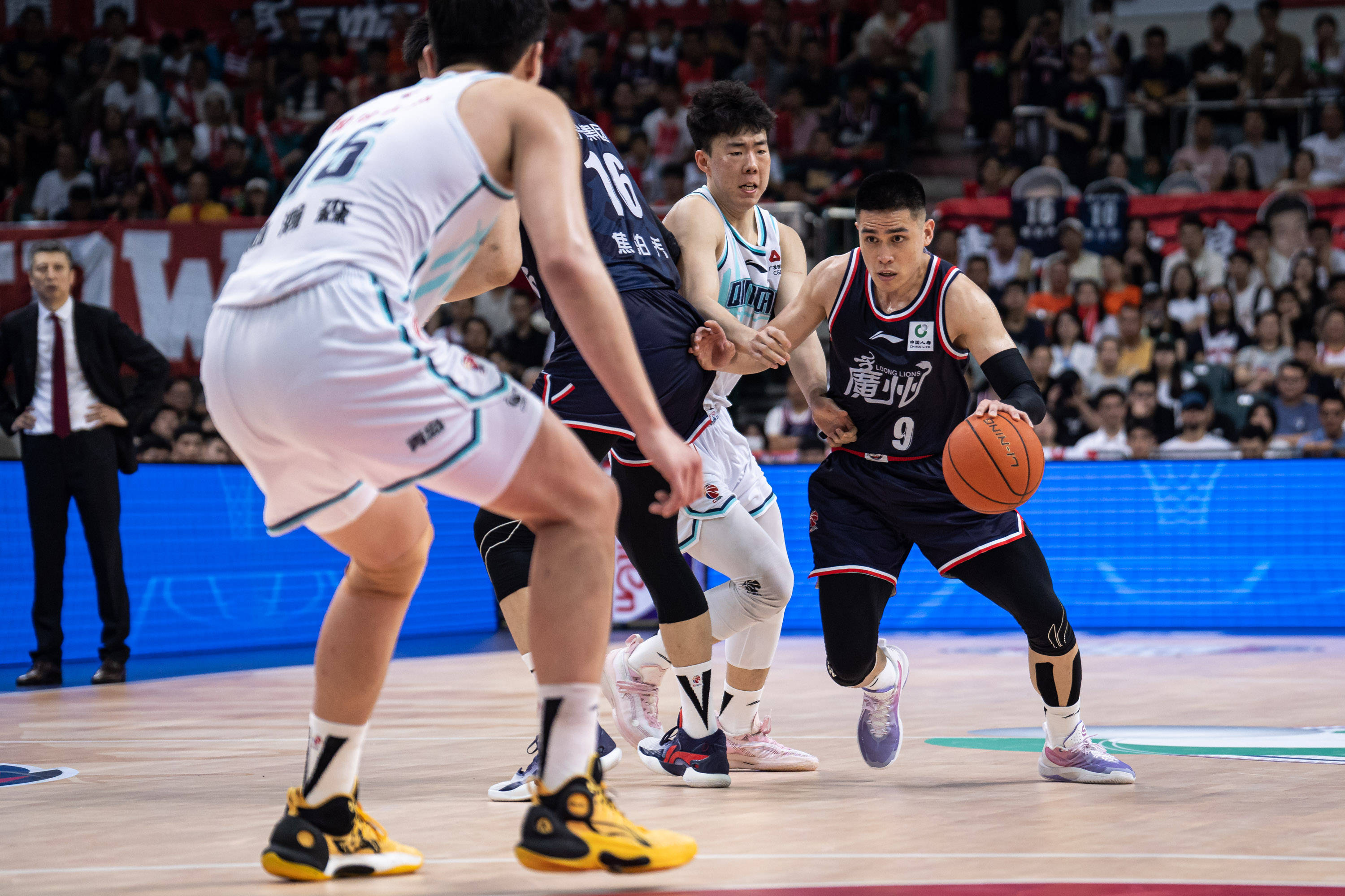 都保持警觉 都保持警觉